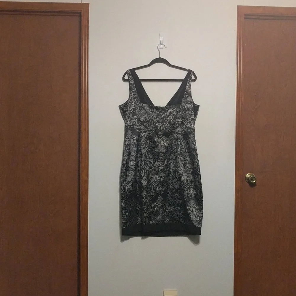 Jones Wear Dress Black Silver Swirl Mini Dress - size 16 - NWT
